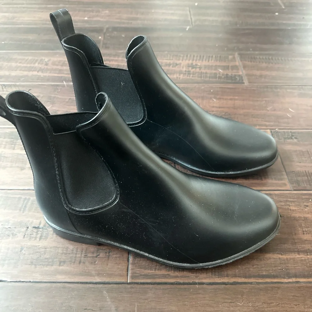 Classic Black Men's Chelsea Boots